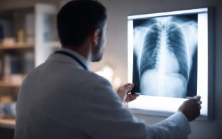 medecin-silhouette-radiographie-cabinet