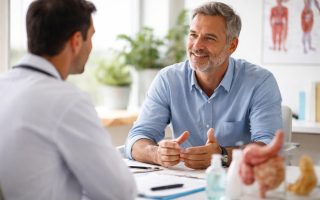 medecin-patient-salle-consultation-moderne