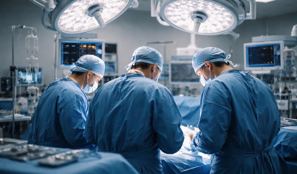 salle-operation-medecins-equipements-modernes